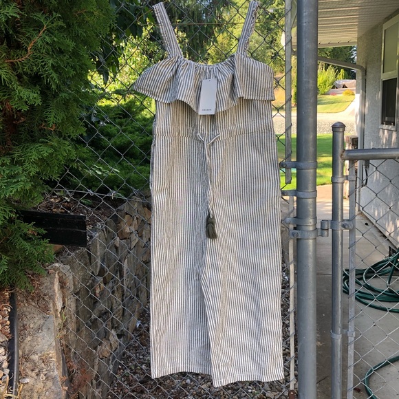 Brand new xs jumper - Picture 2 of 5